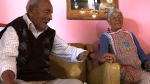 En México tenemos la pareja más longeva del mundo tras 81 de casados, y dicen: «El matrimonio no es para relajo»