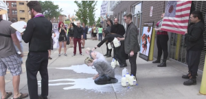 Ritual Satánico en el exterior de Planned Parenthood.